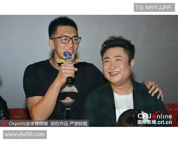 足球球星跨界亮相综艺节目 揭秘场外生活与娱乐圈新挑战 足球球星跨界亮相综艺节目 揭秘场外生活与娱乐圈新挑战