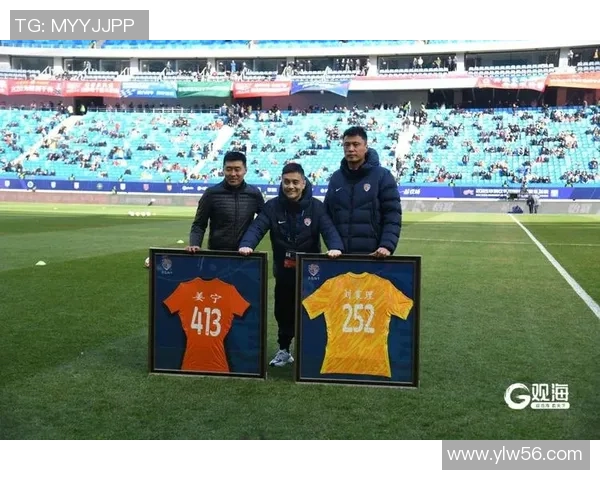 足球传奇谢幕时刻:回顾球星退役背后的故事与荣耀 足球传奇谢幕时刻:回顾球星退役背后的故事与荣耀